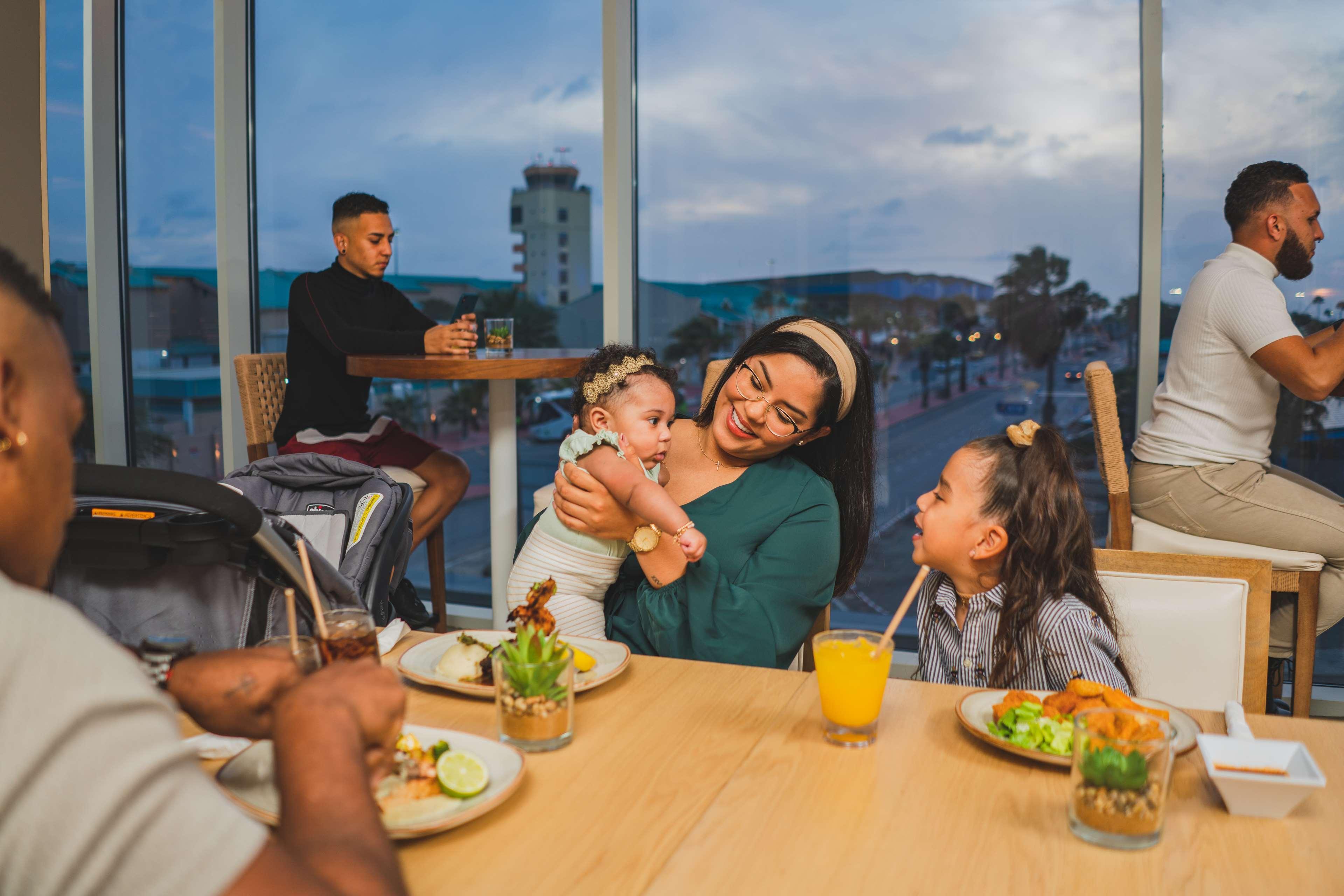 אורנג'סטאד Hyatt Place Aruba Airport מראה חיצוני תמונה